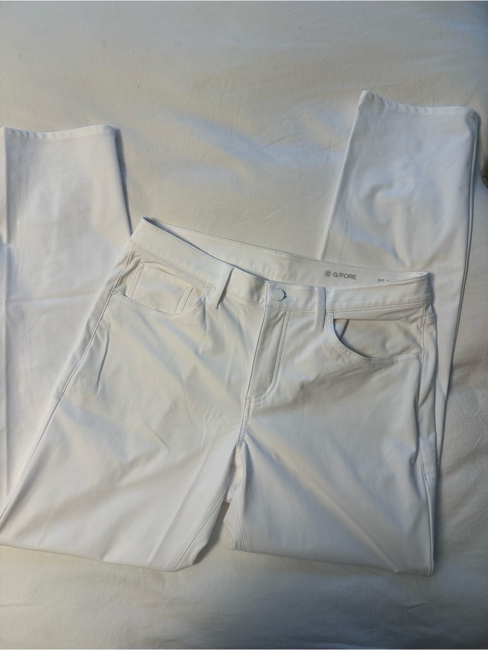 G/FORE White Golf Pants with 'FORE PLAY' Waist Detail